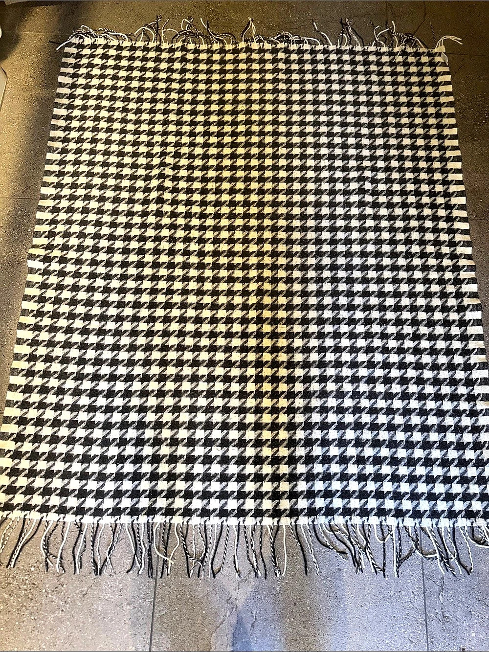Houndstooth Scarf in Black & White or a blanket
